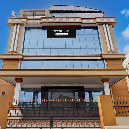 Super Townhouse Koyambedu Hotel Chennai Luaran gambar