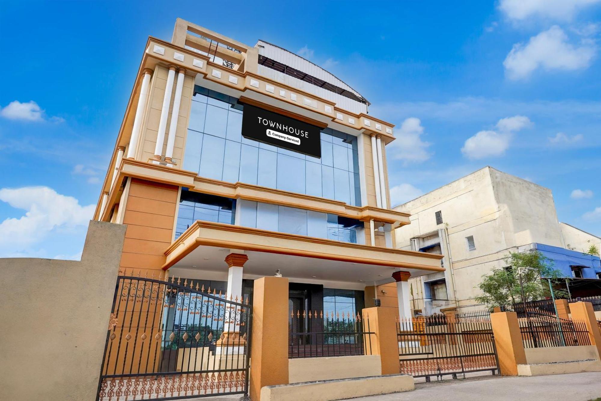 Super Townhouse Koyambedu Hotel Chennai Luaran gambar