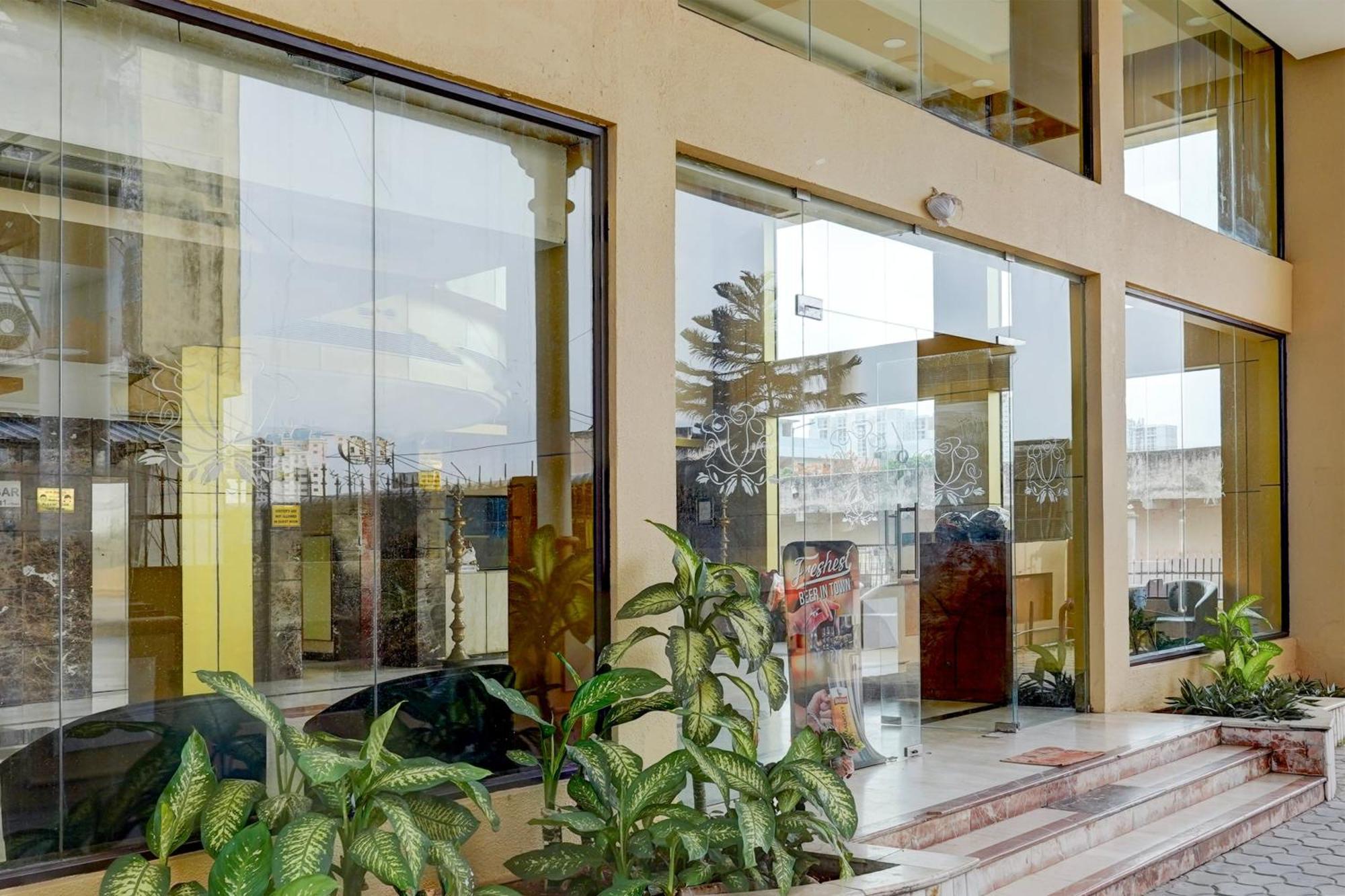 Super Townhouse Koyambedu Hotel Chennai Luaran gambar