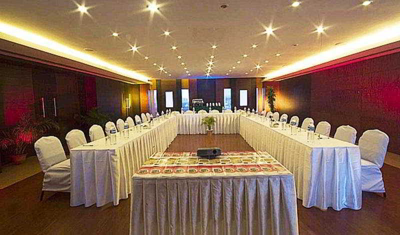Super Townhouse Koyambedu Hotel Chennai Luaran gambar