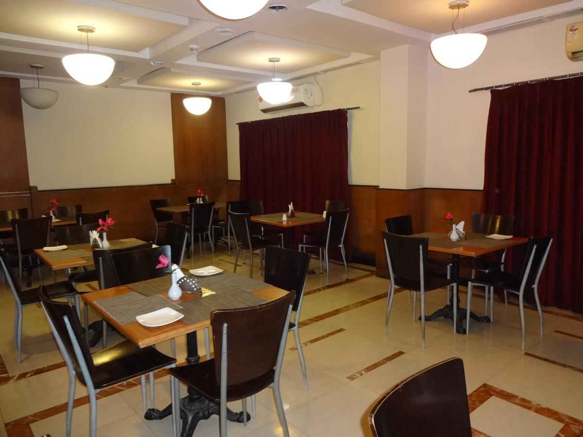 Super Townhouse Koyambedu Hotel Chennai Luaran gambar