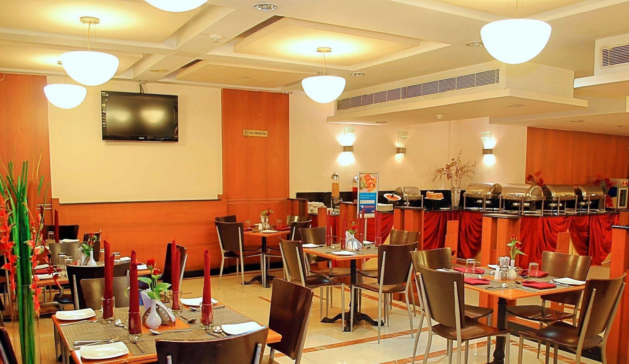 Super Townhouse Koyambedu Hotel Chennai Luaran gambar