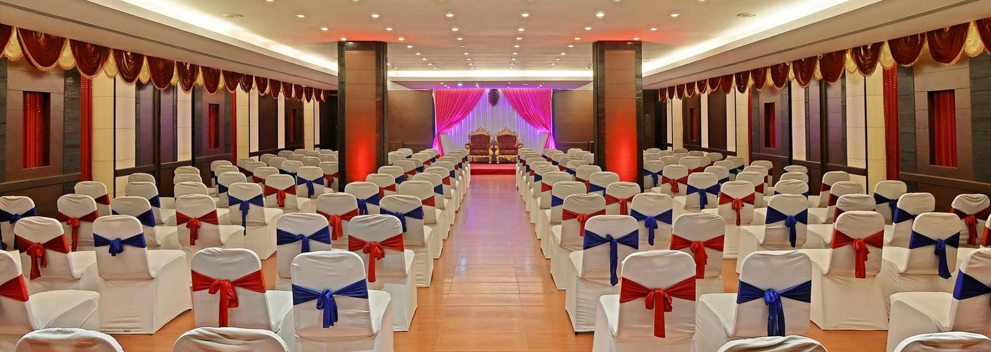 Super Townhouse Koyambedu Hotel Chennai Luaran gambar